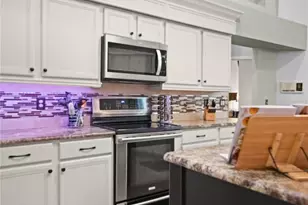 1096 New Castle Ln, Oviedo, FL 32765 - Photo 6