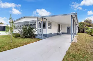 562 Ruth Cir, Melbourne, FL 32904 - Photo 2
