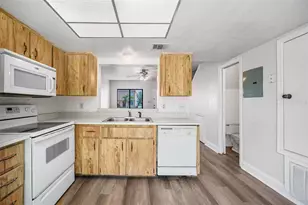 12062 Tift Cir, Orlando, FL 32826 - Photo 8