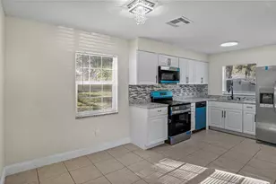 7906 Arabian Pl, Orlando, FL 32818 - Photo 6