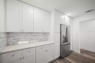 5925 Hilltop Ln W, Lakeland, FL 33809 - Photo 10