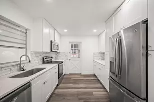 5925 Hilltop Ln W, Lakeland, FL 33809 - Photo 6