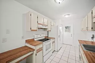 655 E Rosewood Ln, Tavares, FL 32778 - Photo 6