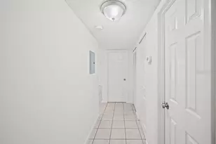 655 E Rosewood Ln, Tavares, FL 32778 - Photo 12