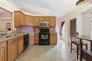 502 S Dixie Dr, Howey in the Hills, FL 34737 - Photo 4