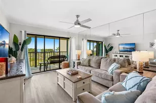 7532 Bayshore Dr, Treasure Island, FL 33706 - Photo 16