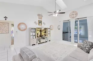 2646 Rolling Broak Dr, Orlando, FL 32837 - Photo 10