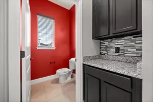 2135 Standing Rock Cir, Oakland, FL 34787 - Photo 10