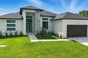 9410 Arrid Cir, Port Charlotte, FL 33981 - Photo 4