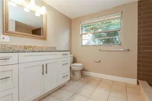 9226 Rainbow Ln, Port Richey, FL 34668 - Photo 10