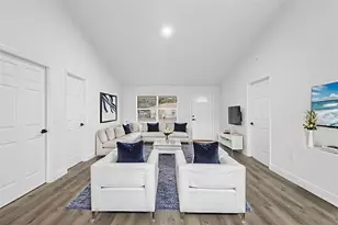 860 S Grove St, Eustis, FL 32726 - Photo 14