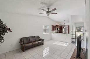 732 Golden Sunshine Cir, Orlando, FL 32807 - Photo 2
