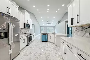 697 Winding Lake Dr, Clermont, FL 34711 - Photo 12