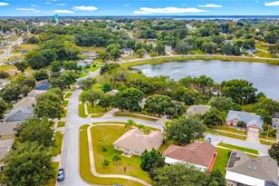 697 Winding Lake Dr, Clermont, FL 34711 - Photo 4