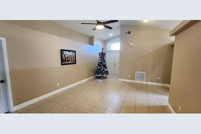 2734 Eagle Canyon Drive S, Kissimmee, FL 34746 - Photo 8