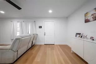 768 California Woods Cir, Orlando, FL 32824 - Photo 2