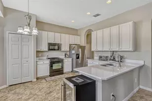115 Crescent Moon Dr, Groveland, FL 34736 - Photo 4