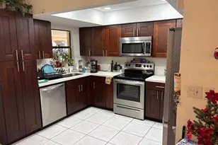 143 W Cedarwood Cir, Kissimmee, FL 34743 - Photo 4