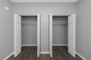 701 Mirror Lake Dr N Dr N, Saint Petersburg, FL 33701 - Photo 10