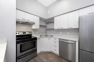 701 Mirror Lake Dr N Dr N, Saint Petersburg, FL 33701 - Photo 14