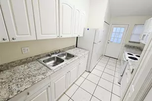 6727 Magnolia Pointe Cir, Orlando, FL 32810 - Photo 4