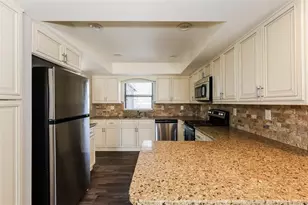 418 Duchess Dr, Lakeland, FL 33803 - Photo 6