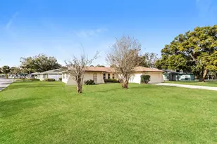 418 Duchess Dr, Lakeland, FL 33803 - Photo 2