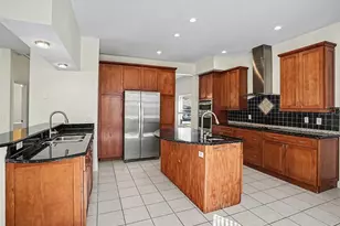 7728 Glynde Hill Dr, Orlando, FL 32835 - Photo 8