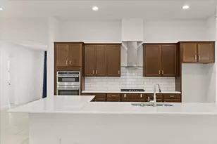 3918 Gaviota Dr, Sun City Center, FL 33573 - Photo 4
