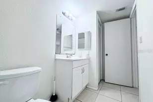 2856 Somerset Park Dr, Tampa, FL 33613 - Photo 16