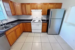 2856 Somerset Park Dr, Tampa, FL 33613 - Photo 6