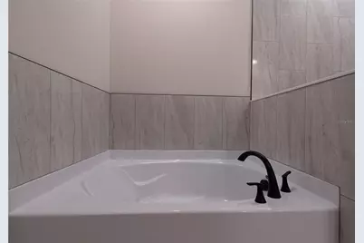 911 N New Hampshire Avenue, Tavares, FL 32778 - Photo 26