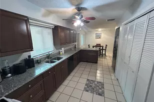 2101 Utica Dr, Sarasota, FL 34232 - Photo 8