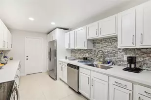 547 Somerset Dr, Auburndale, FL 33823 - Photo 6