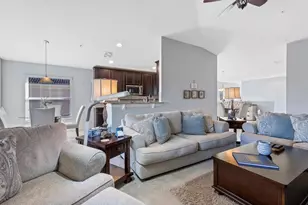 8341 Bella Tierra Ct, Davenport, FL 33896 - Photo 2