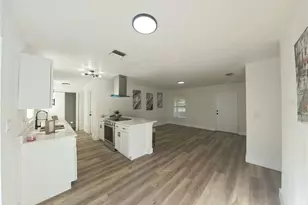 1098 Leeway Ct, Orlando, FL 32810 - Photo 8