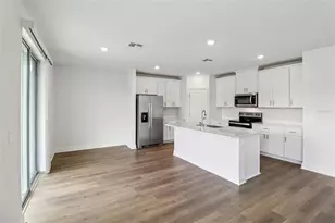 807 Sunshower Dr, Lady Lake, FL 32159 - Photo 10