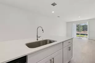 831 Sunshower Dr, Lady Lake, FL 32159 - Photo 8