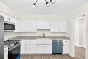 303 E Fountain St, Fruitland Park, FL 34731 - Photo 10