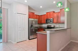 9754 Pembrooke Pines Dr, Sun City Center, FL 33573 - Photo 10