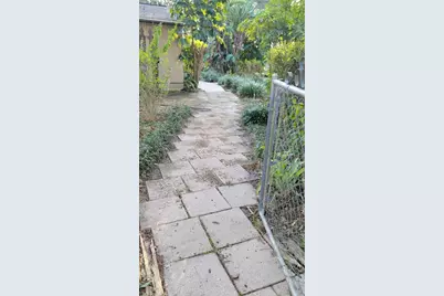 1412 Cr 482N, Lake Panasoffkee, FL 33538 - Photo 18