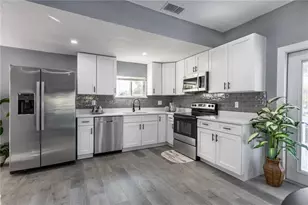 1102 E Voorhis Ave, Deland, FL 32724 - Photo 6