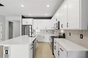 5310 Maddie Dr, Haines City, FL 33844 - Photo 6