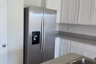 2294 Tay Wes Dr, Saint Cloud, FL 34771 - Photo 2