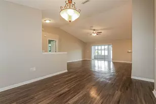7519 Floral Cir E, Lakeland, FL 33810 - Photo 6