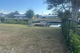 18566 Van Nuys Cir, Port Charlotte, FL 33948 - Photo 24