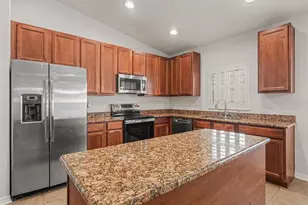 11409 Flora Springs Dr, Riverview, FL 33579 - Photo 8