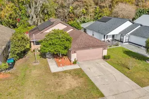 10303 Winding Creek Ln, Orlando, FL 32825 - Photo 2