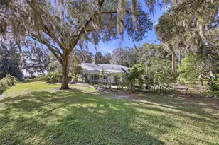 280 Palm Ct, Umatilla, FL 32784 - Photo 1