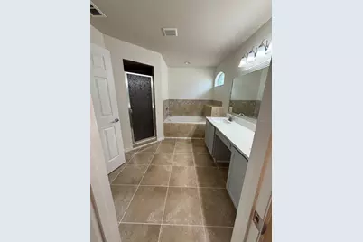 318 Highland Meadows Drive, Davenport, FL 33837 - Photo 18